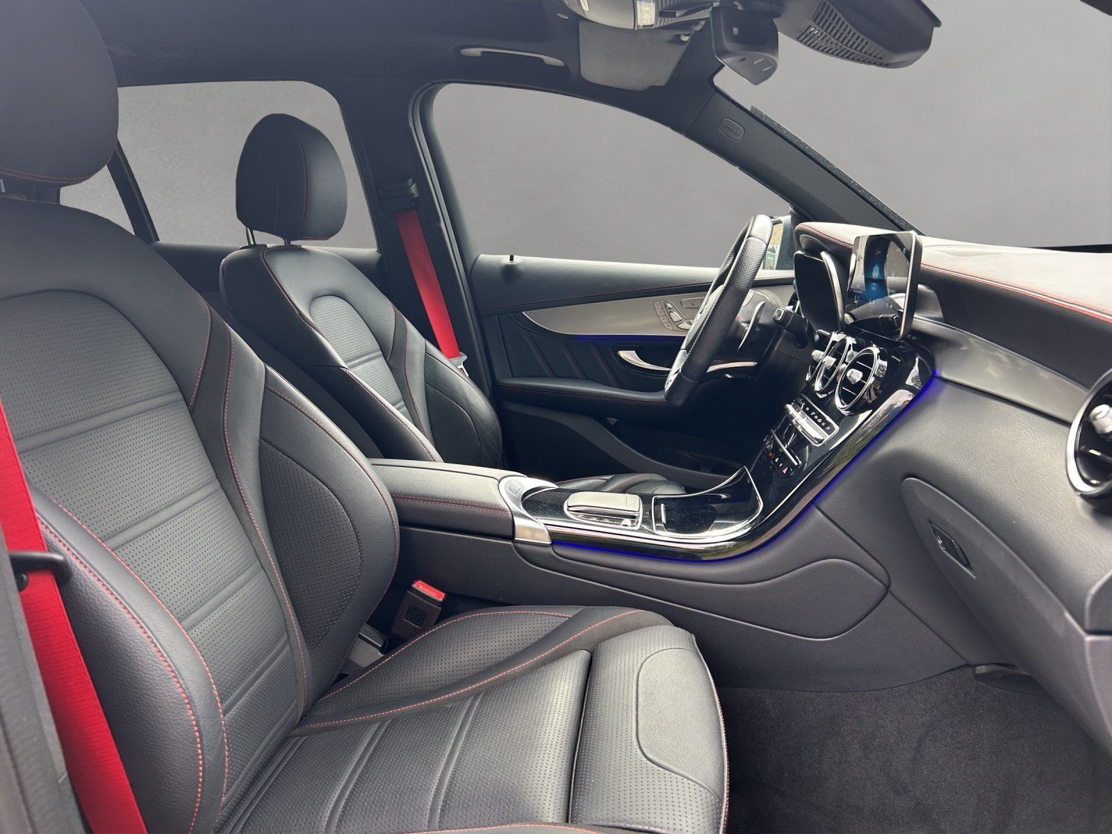 Fahrzeugabbildung Mercedes-Benz GLC 43 AMG Pano DISTRO Memo MLED digiTacho Burme