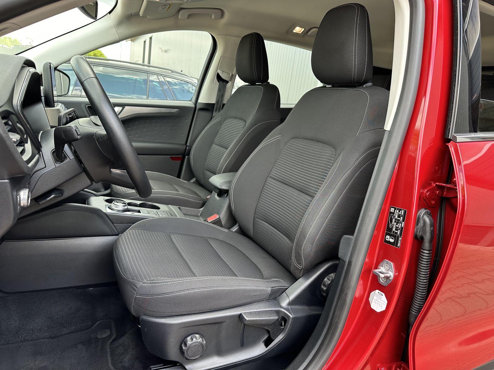 Fahrzeugabbildung Ford Kuga 2.5 Plug-In Hybrid Titanium NAV+DAB+CARPLAY