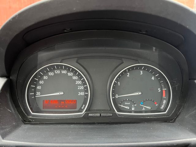 BMW X3 2.0d Bild 15