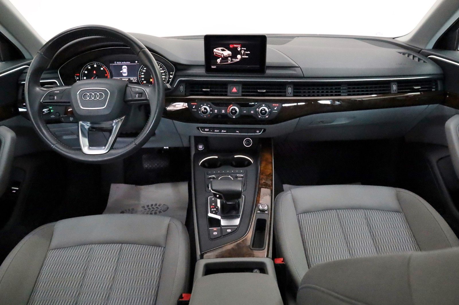 Fahrzeugabbildung Audi A4 Lim. design,SD,APS Plus,Kamera,AHK el,+WR