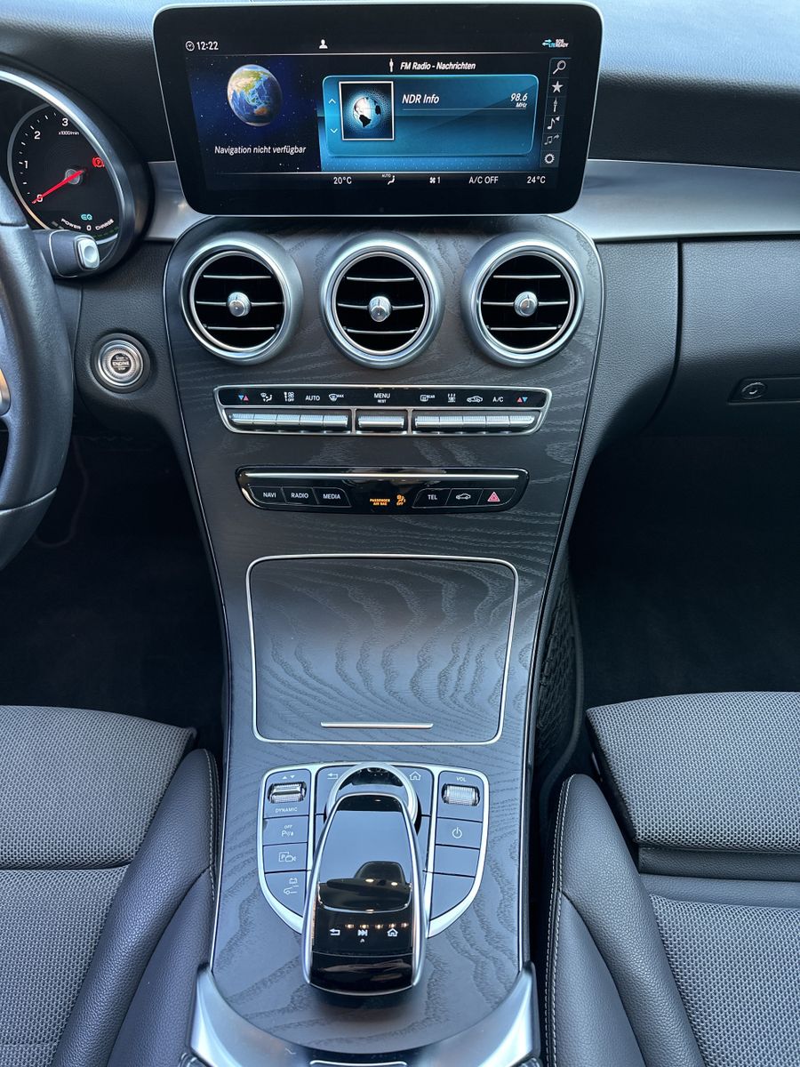 Fahrzeugabbildung Mercedes-Benz C 300de T Avantgarde NAV+LED+KAM+CARPLAY+18ZO+PP