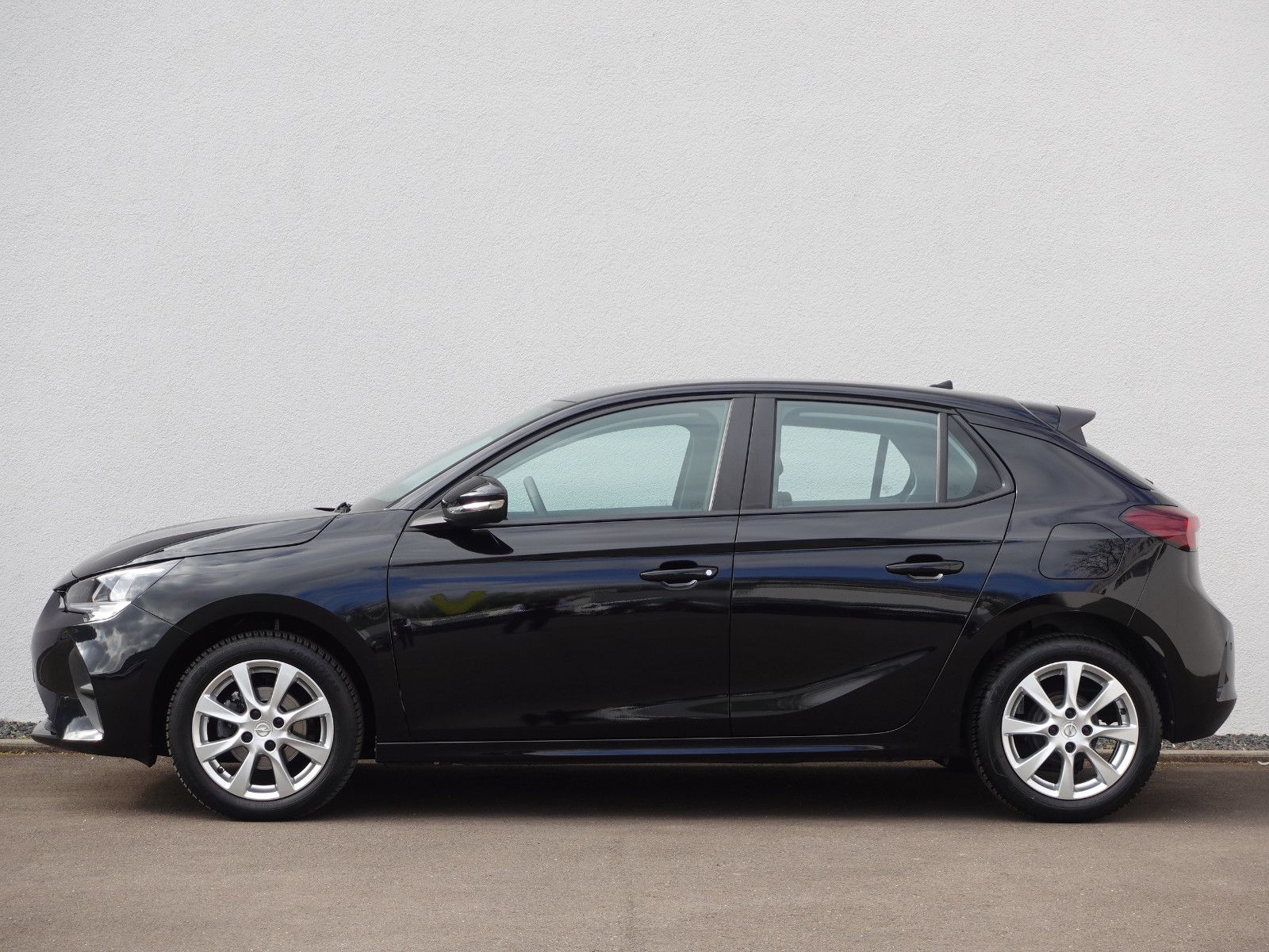 Fahrzeugabbildung Opel Corsa 1.2  Edition  Allwetter,PDC,16"Alu,Klima