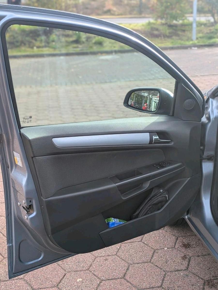 Opel Astra 2006 — photo 10