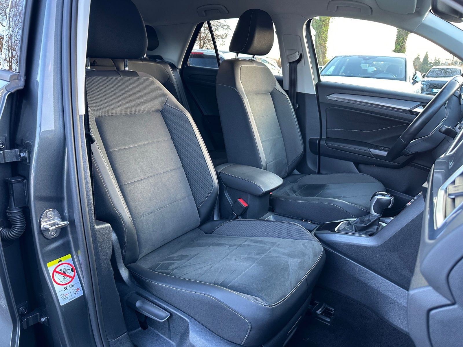 Volkswagen T-Roc - Bild 12