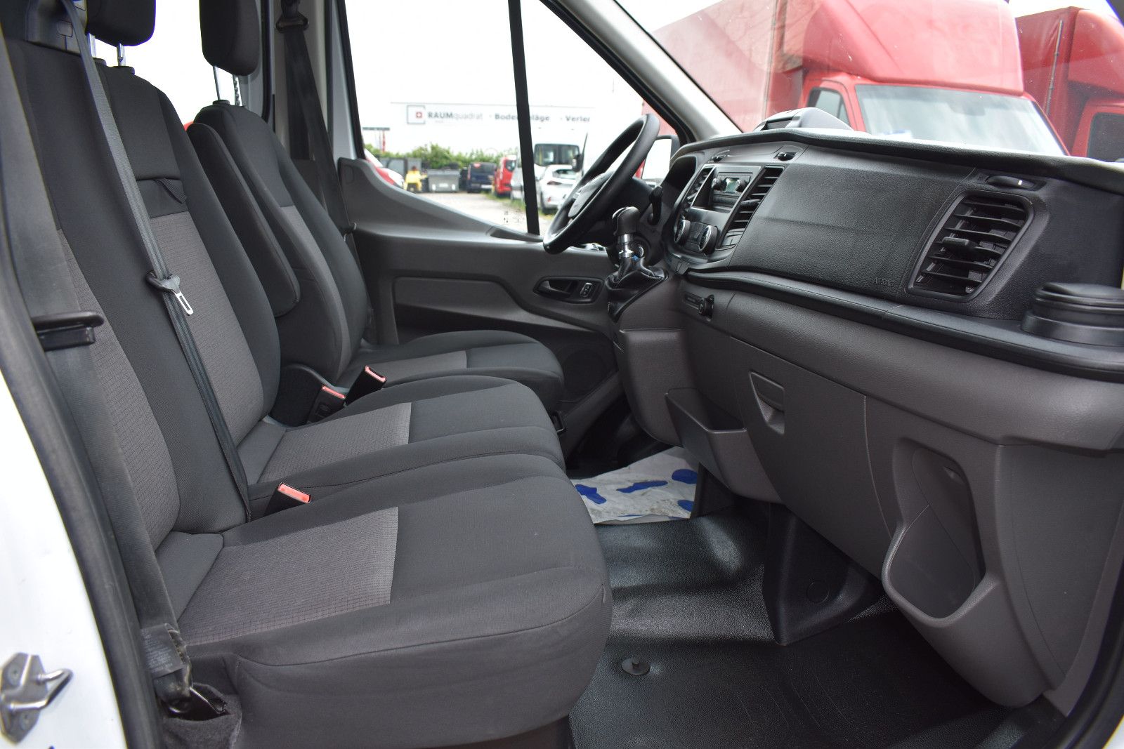 Fahrzeugabbildung Ford Transit Pritsche 310 L2 Doppelkabine *AHK*