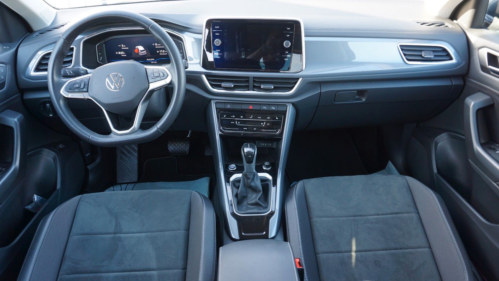 Fahrzeugabbildung Volkswagen T-Roc Style, Kamera, Navi, AHK, LED, IQ.Drive+WR