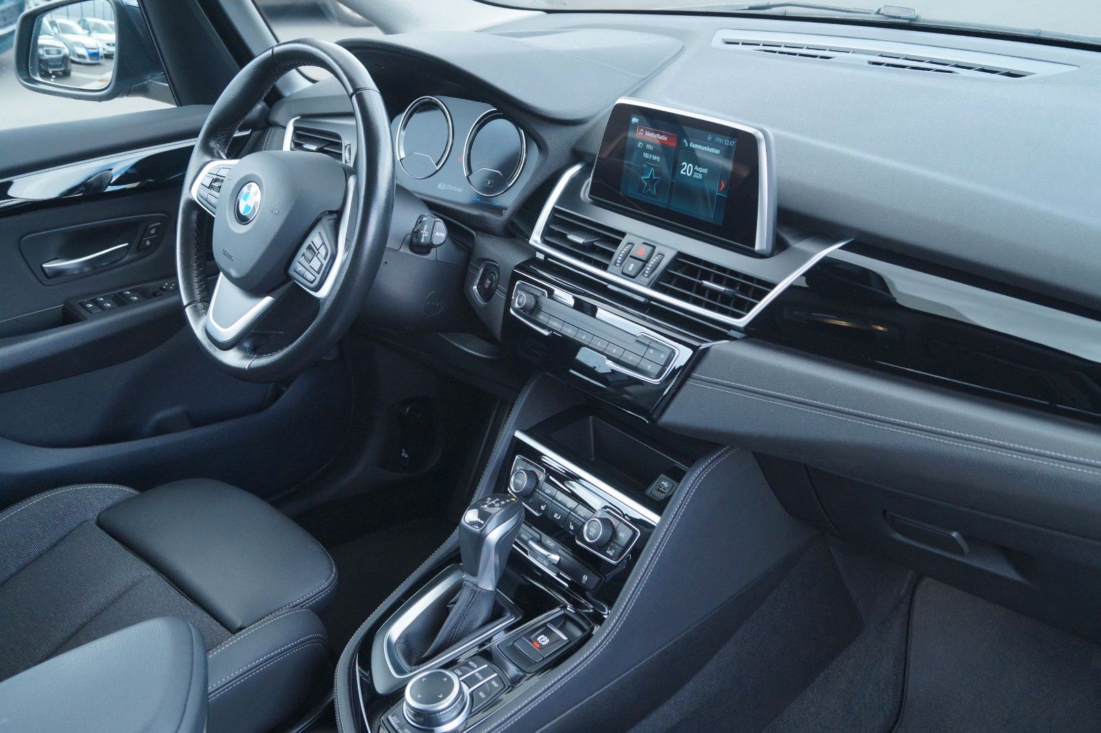 Fahrzeugabbildung BMW 225 xe Sport Line Active Tourer