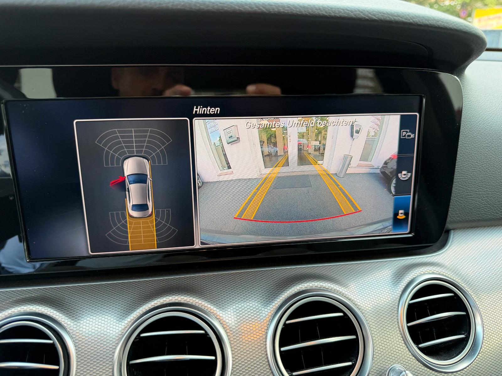 Mercedes-Benz E 220d Avantgarde AMBIENTE/LED/KAMERA/TOTWINKEL