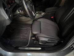 Fahrzeugabbildung BMW 218i Gran Coupé -- Lenkrad heizb/Glasdach/Kamera