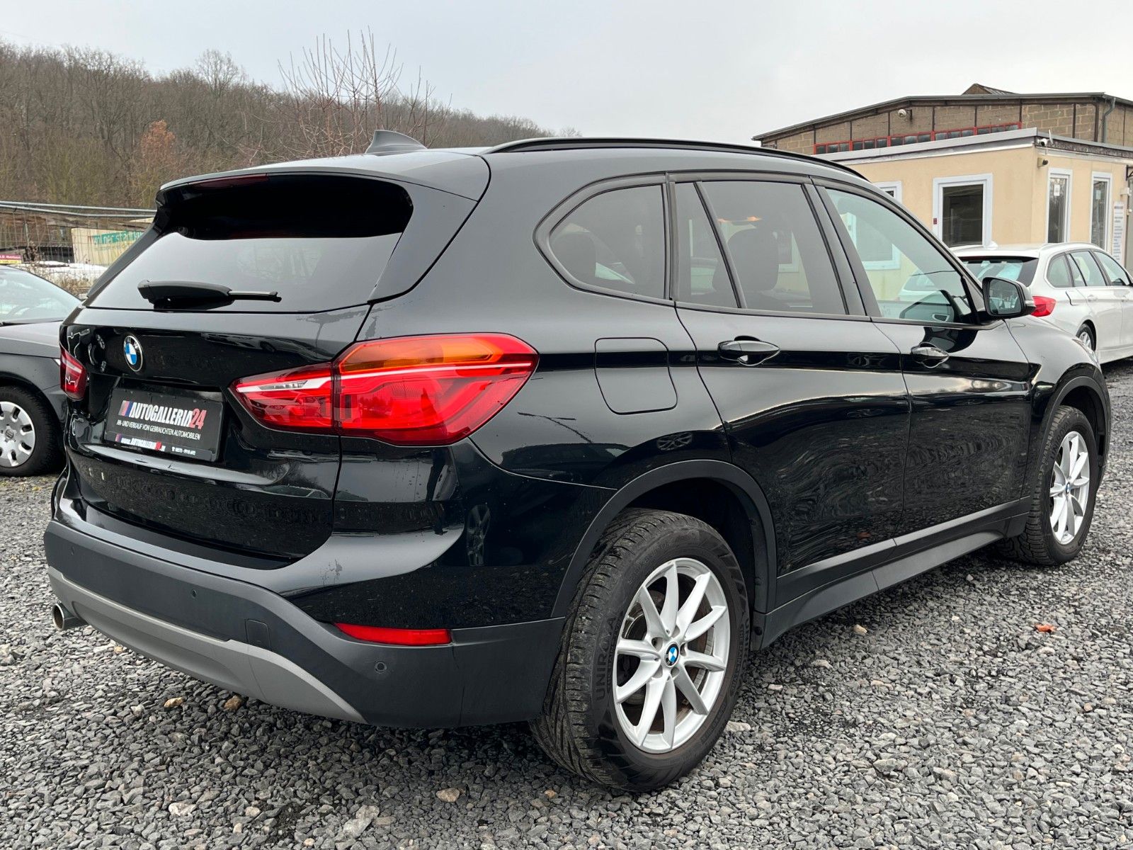 Fahrzeugabbildung BMW X1 sDrive18i Aut. Navi SCHECKHEFT Parkass SPORTS