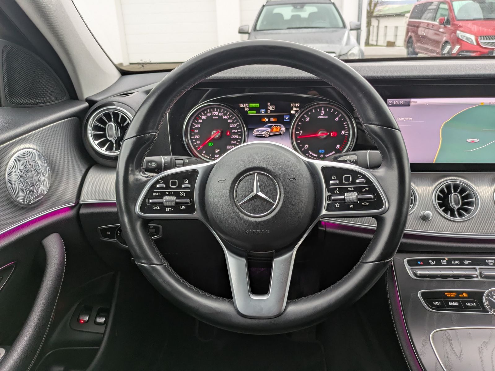 Fahrzeugabbildung Mercedes-Benz E 300 de AMG Night AVANTGARDE AHK*LED*BURMESTER