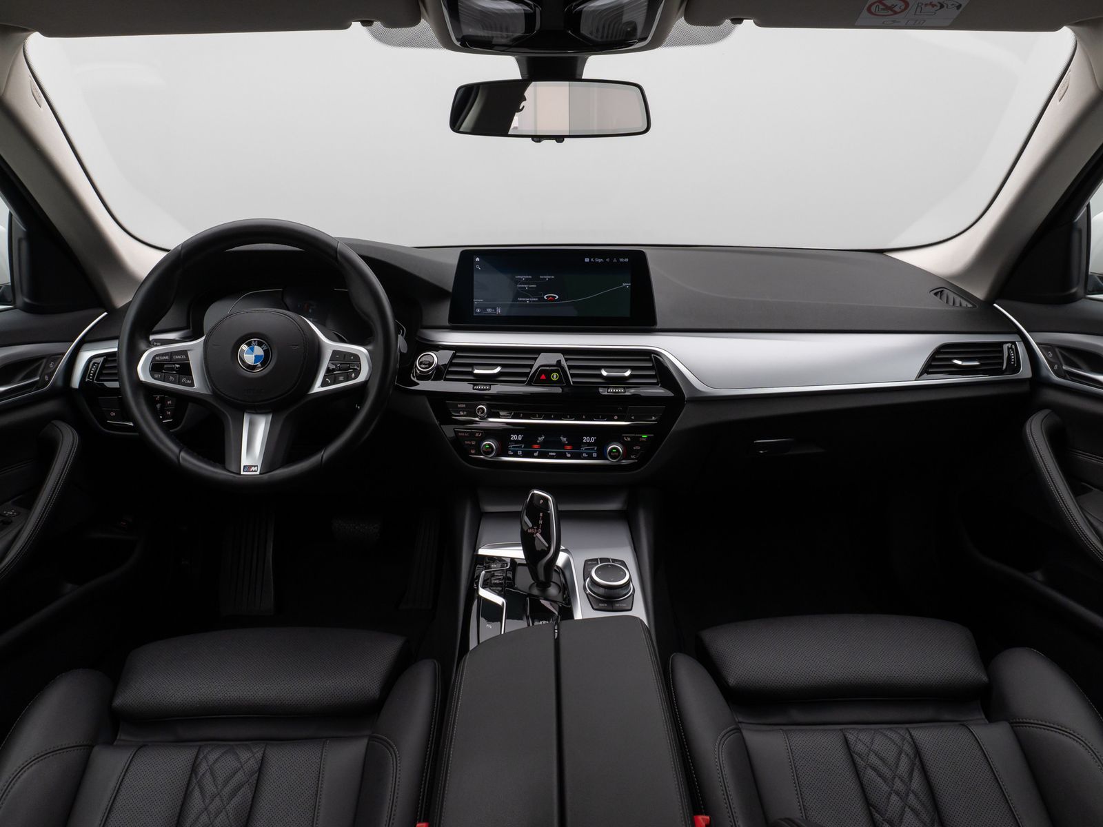 Fahrzeugabbildung BMW 520d Kamera DAB CockPitPlus Alarm Sport LED