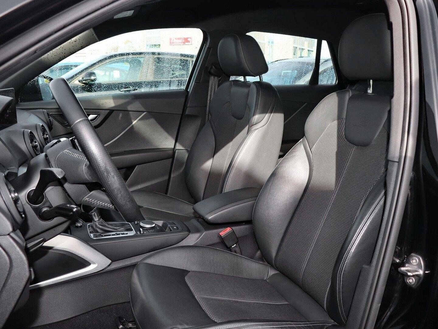 Audi Q2 S-Line, PDC, SHZ