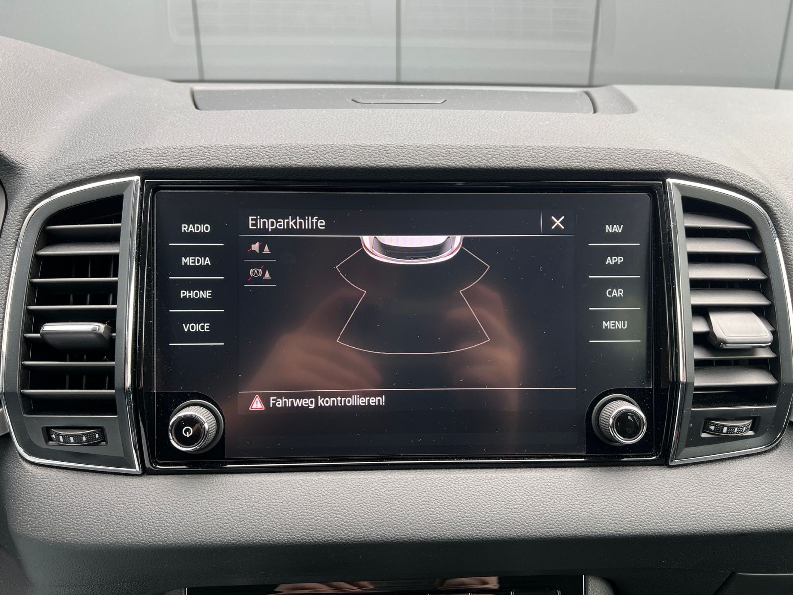 Fahrzeugabbildung SKODA Karoq TOUR 1.0 TSI *Sitzheiz.,beheizb.Fronts.,GR