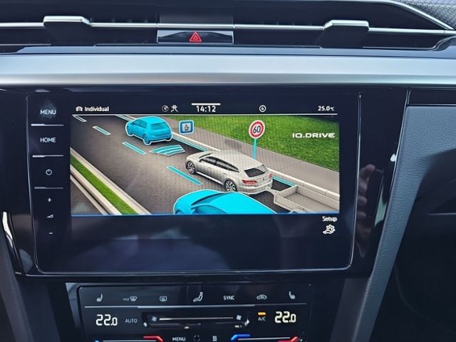 Fahrzeugabbildung Volkswagen Arteon Shooting Br. 2.0 TDI 4M DSG R-Line LEDER