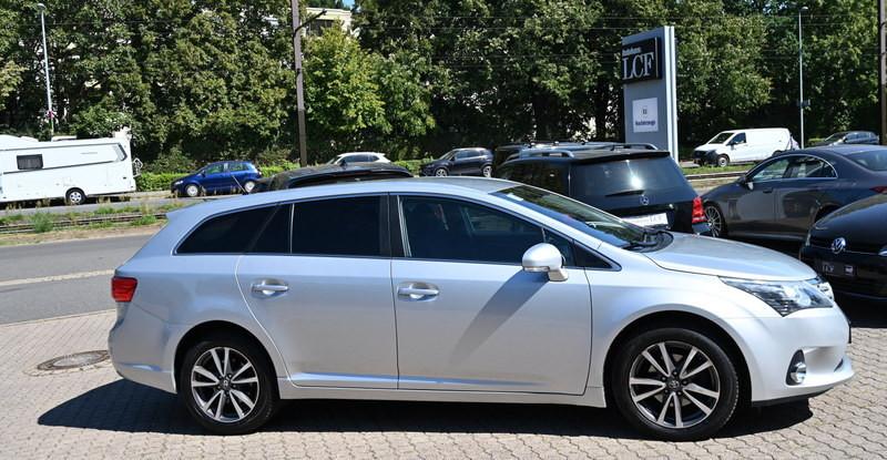 Toyota Avensis 2013 — photo 7