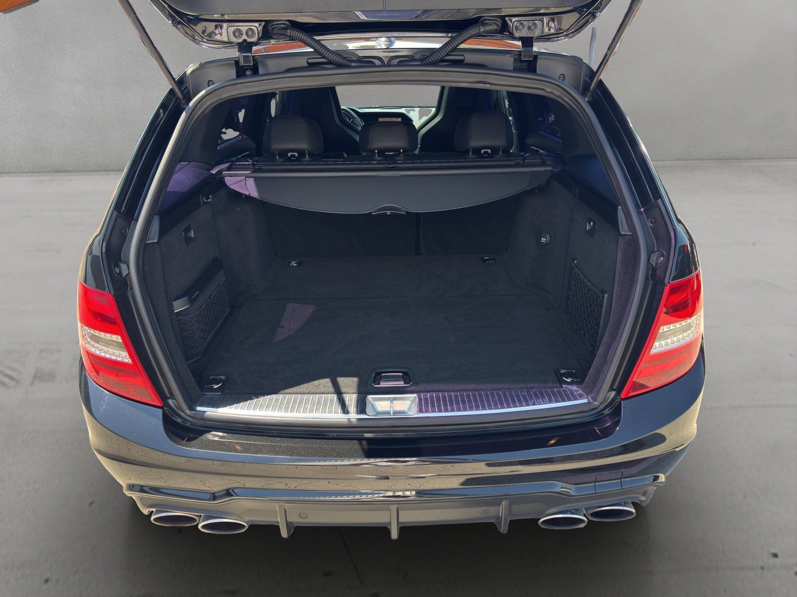 Fahrzeugabbildung Mercedes-Benz C 63 AMG 7G-MCT/HARMAN-KARDON/COMAND/