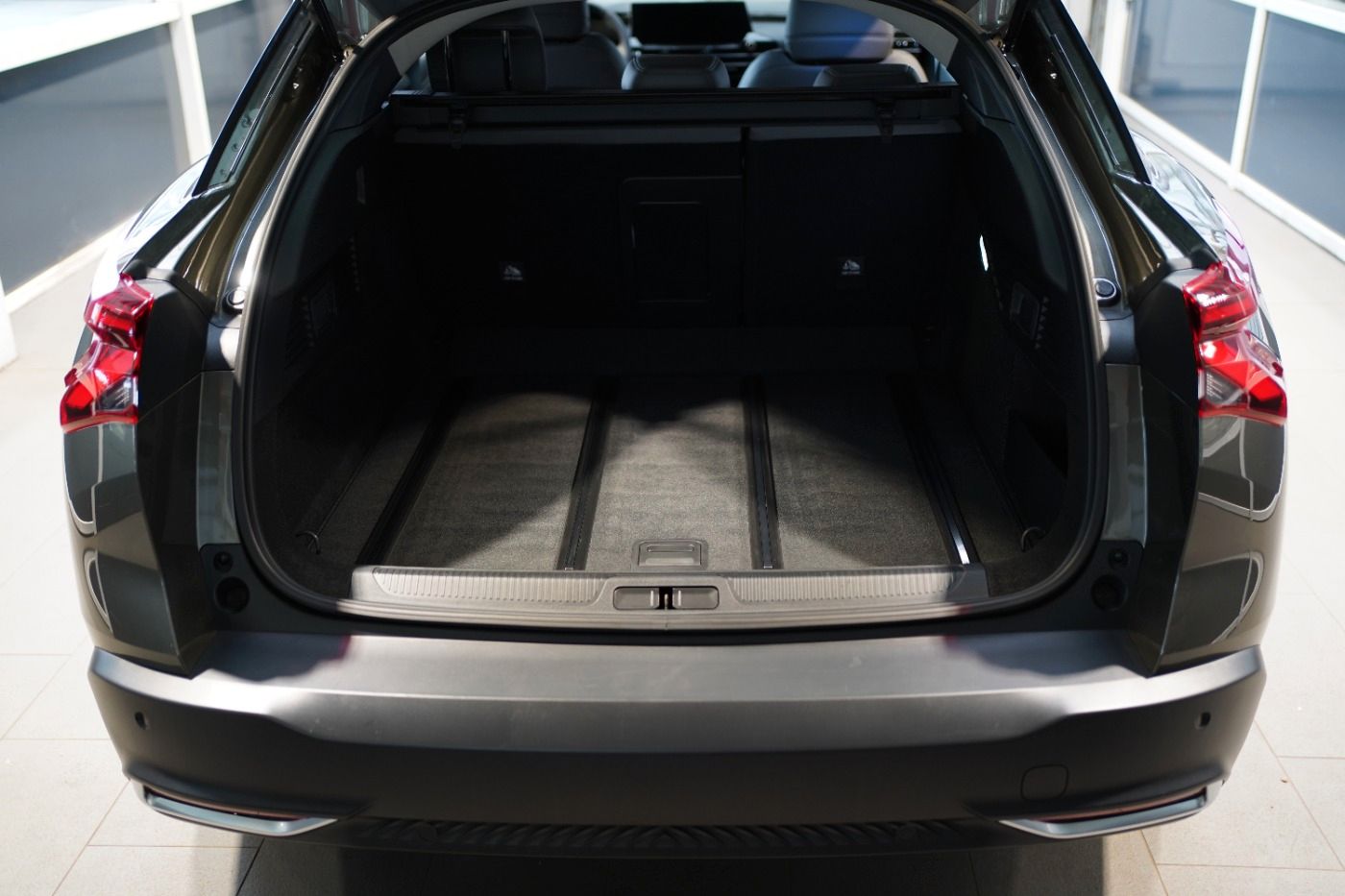 Fahrzeugabbildung Citroën C5 X PureTech 130 EAT8 Plus Automatik Leder Navi