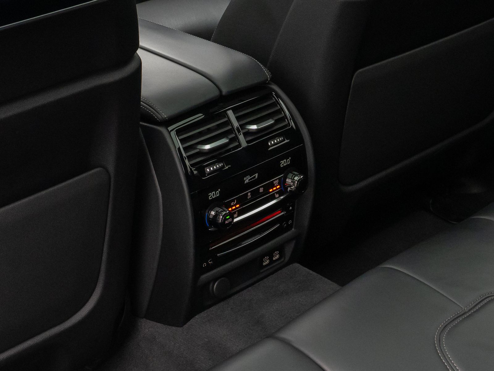 Fahrzeugabbildung BMW 540d xD M Sport Panoram Kamer HUD H/K TV Massage