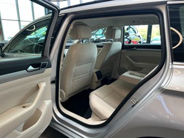 MYAUTOCENTER – Gebraucht- und Jahreswagen mit Werkstattservice in Pfaffenhofen Volkswagen Passat Variant Comfortline *Navi*AHK*Kamera*