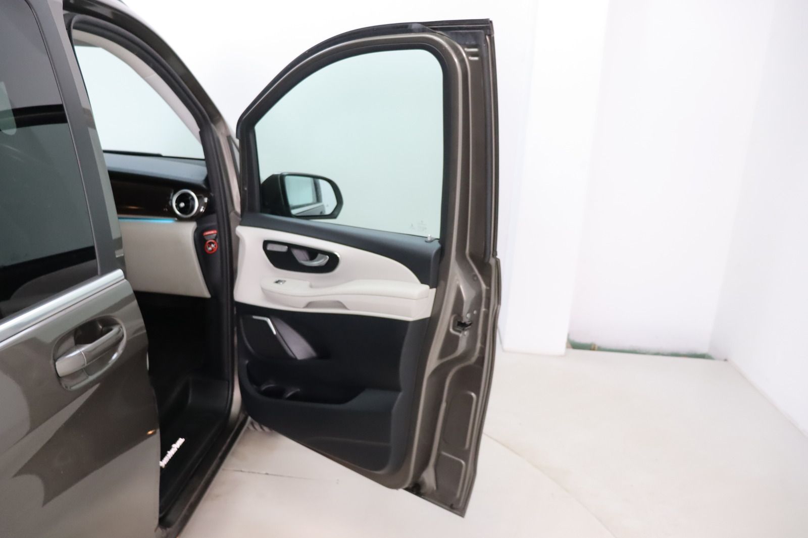 Fahrzeugabbildung Mercedes-Benz V 250 d 4matic Avantgarde * lang * 360 * ILS