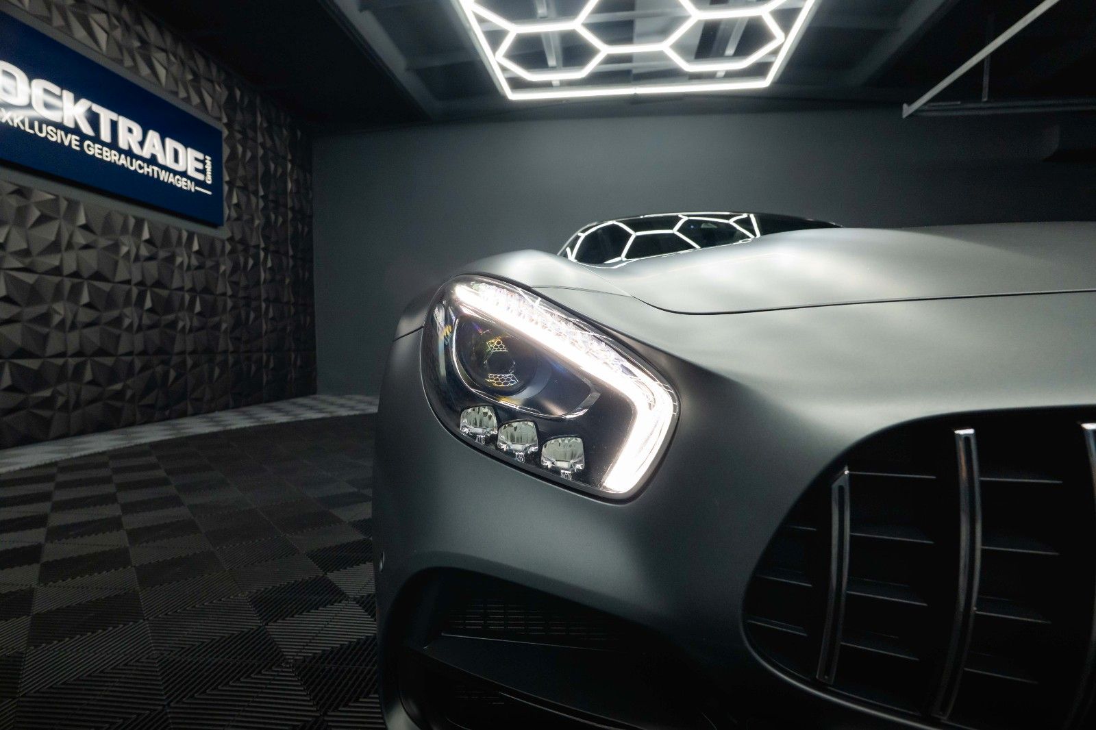 Fahrzeugabbildung Mercedes-Benz AMG GT C Performance Carbon *Burmester*Pano*LED*