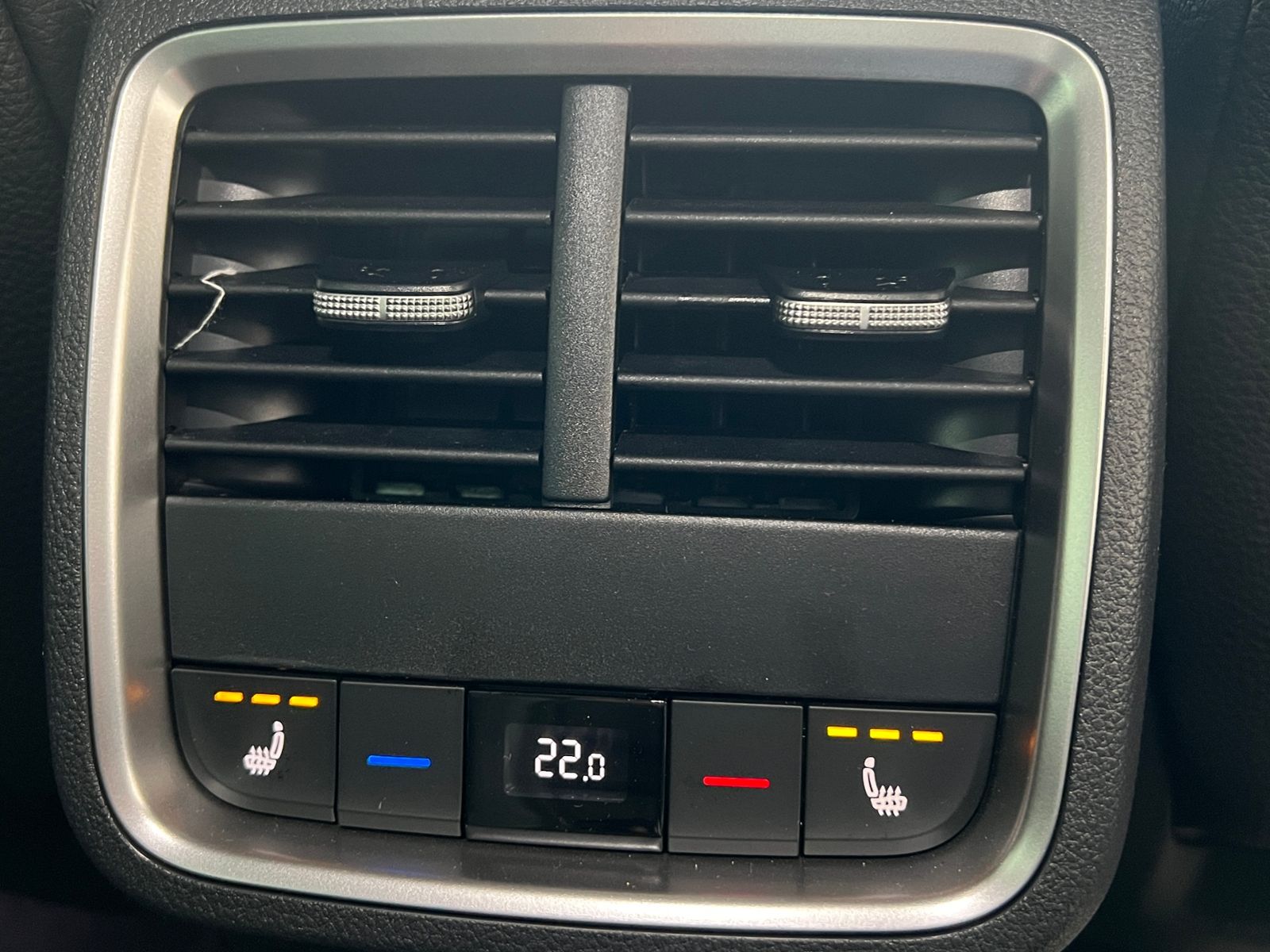 Fahrzeugabbildung SKODA Octavia Combi IV Selection 2.0 TDI DSG *AHK, LED
