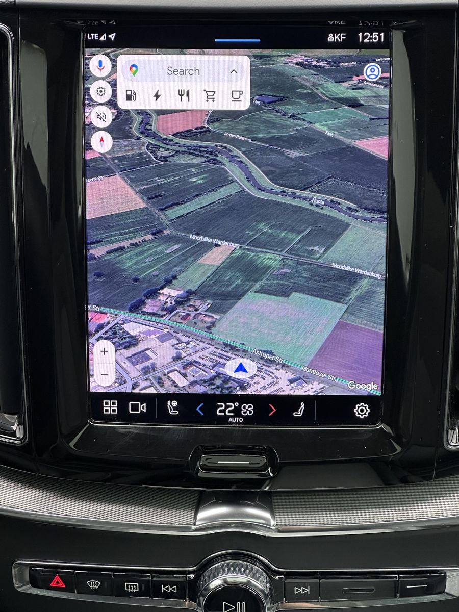 Fahrzeugabbildung Volvo XC60 T6 AWD R-Design NAV+LED+AHK+360°+H&K+PANO