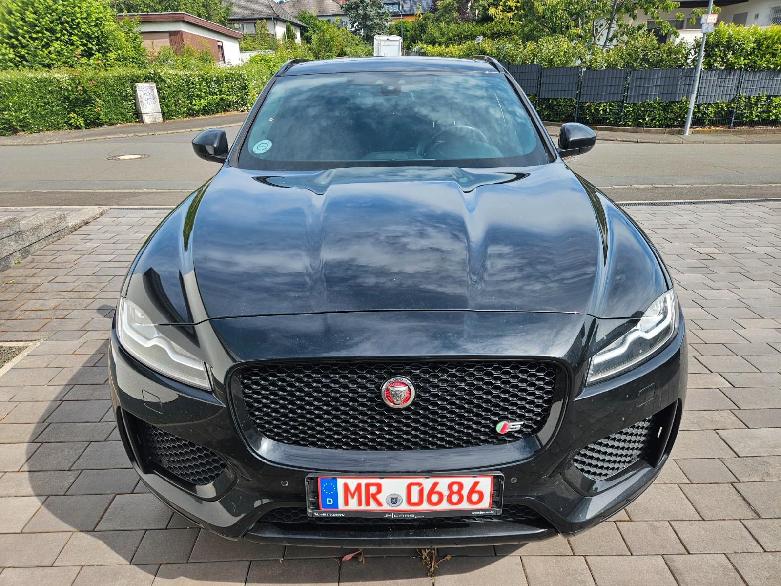 Jaguar F-Pace S AWD Black Pack S 22"/eAHK/Pano/Kamera