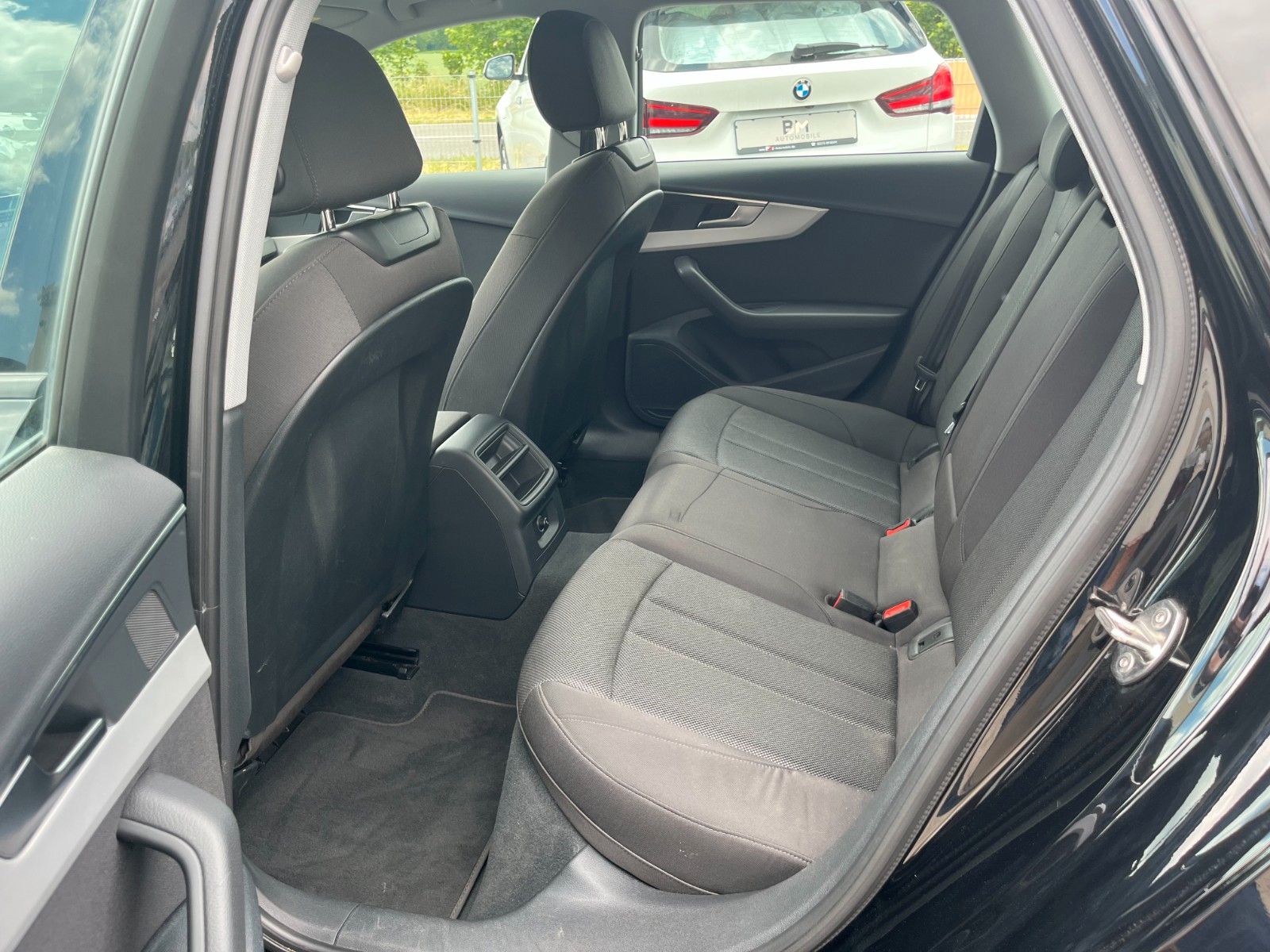 Fahrzeugabbildung Audi A4 Avant 35 TDI basis Aut. Navi LED 1.HAND PDC