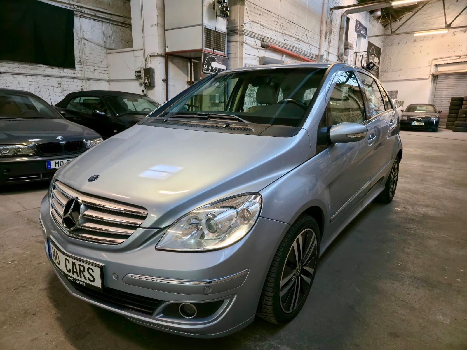 Mercedes-Benz B 200 *Navi*Panoramaschiebedach*Top*