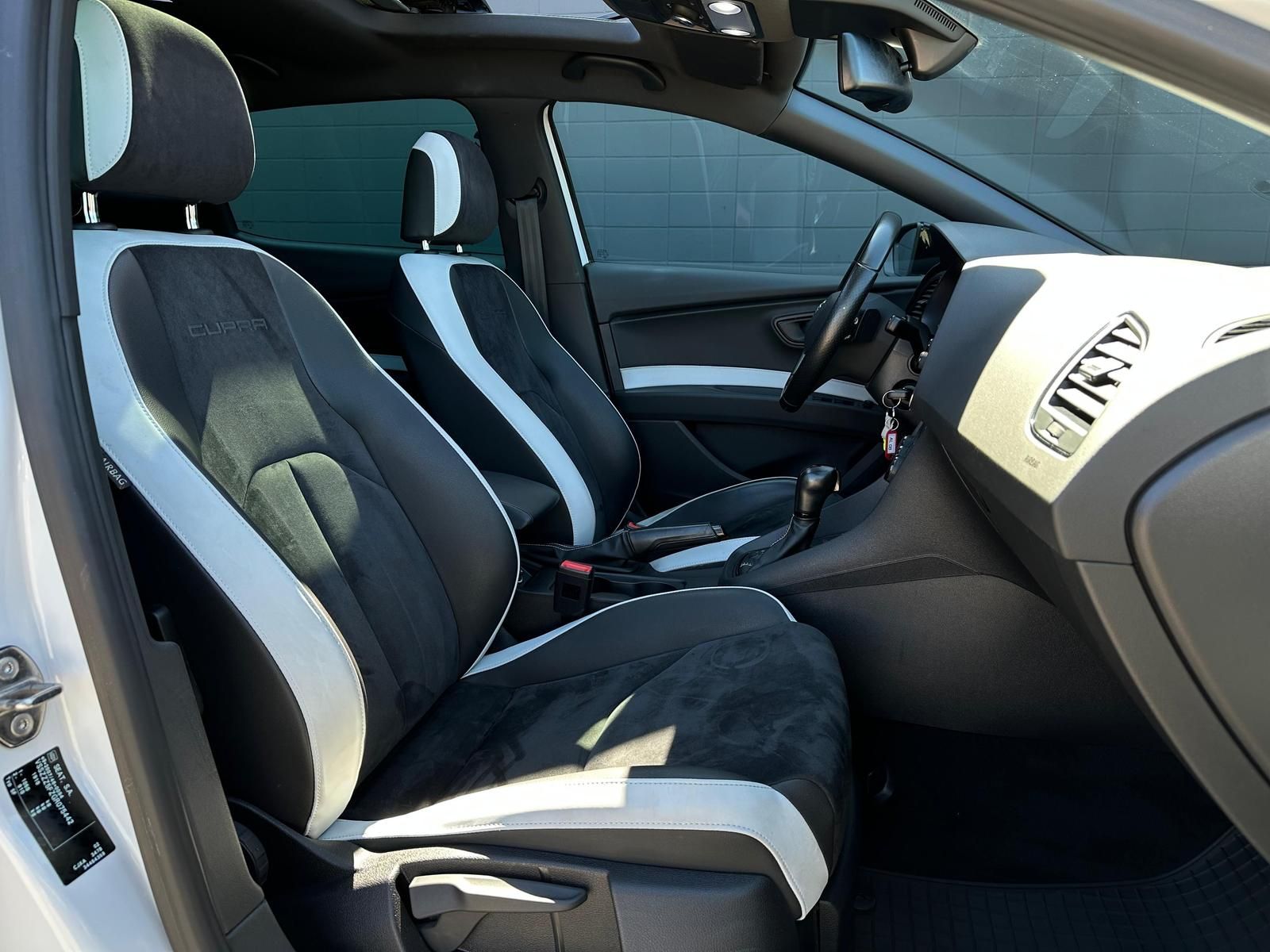 SEAT Leon 2.0TSI Cupra 280* LED#SHZ#TEMPO#SPUR#PANO - Image 15