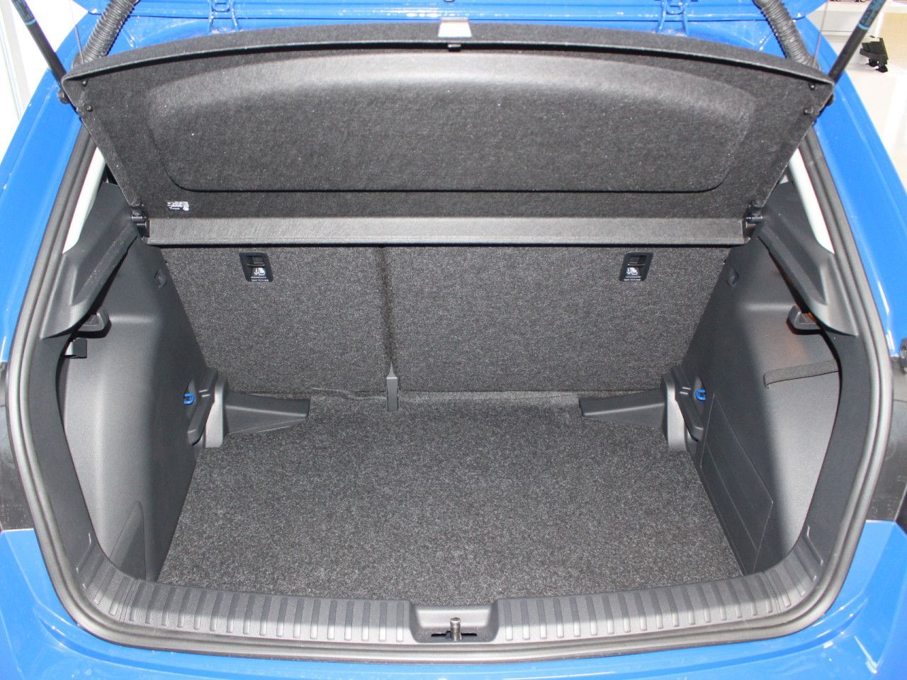 Fahrzeugabbildung SKODA Fabia 1.0 TSI Selection RFK/SHZ/APP/Keyless