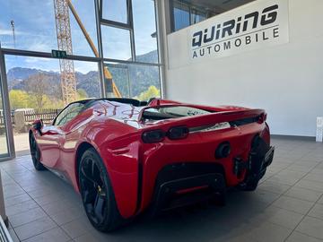 2024 Ferrari SF90 照片 2