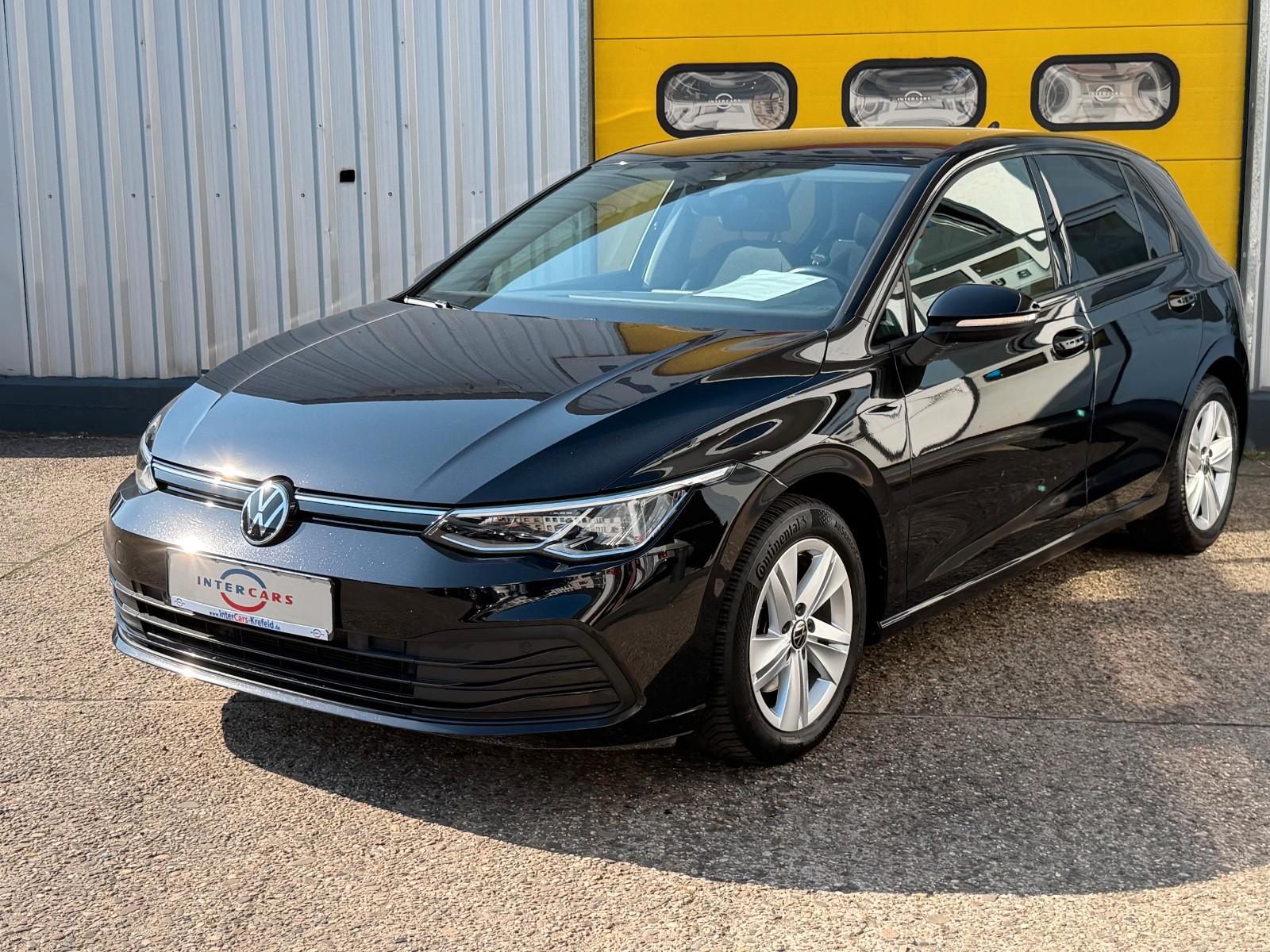 Volkswagen Golf VIII Lim. Life  LED ACC 2,0TDI Automatik