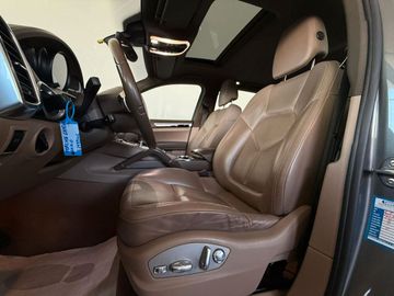 Porsche Cayenne - 7