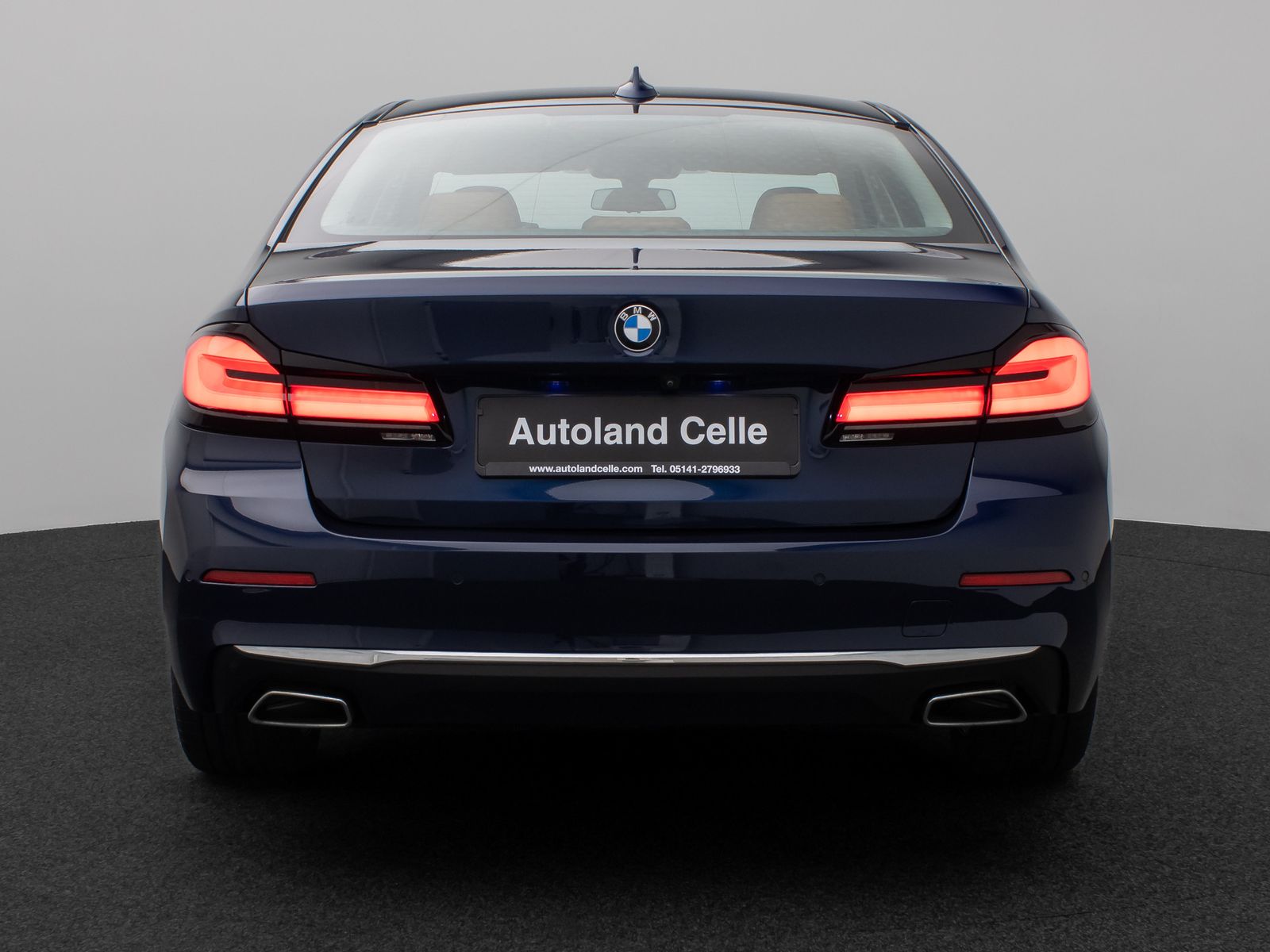 Fahrzeugabbildung BMW 520d xD LuxuryLine Glasdach Kamera Laser HUD H/K