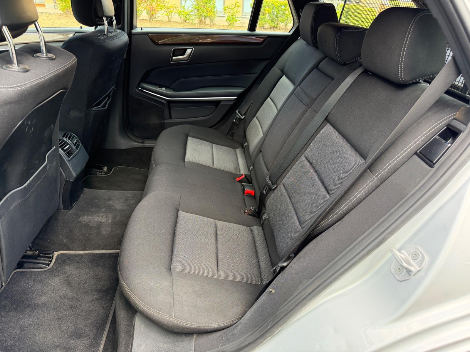 Mercedes-Benz E200 2013 — photo 20