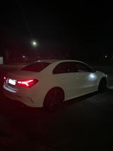 Mercedes-Benz Mercedes A 220 Limousine AMG-Line mit Ambiente - gebrauchte Mercedes-Benz A 220 aus dem Jahr 2021