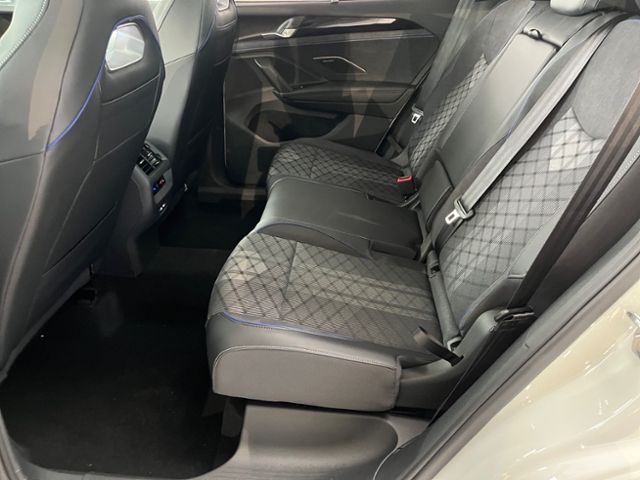 Fahrzeugabbildung Volkswagen TAYRON 2.0 TDI DSG 4Motion R-Line PANO HARMAN DA