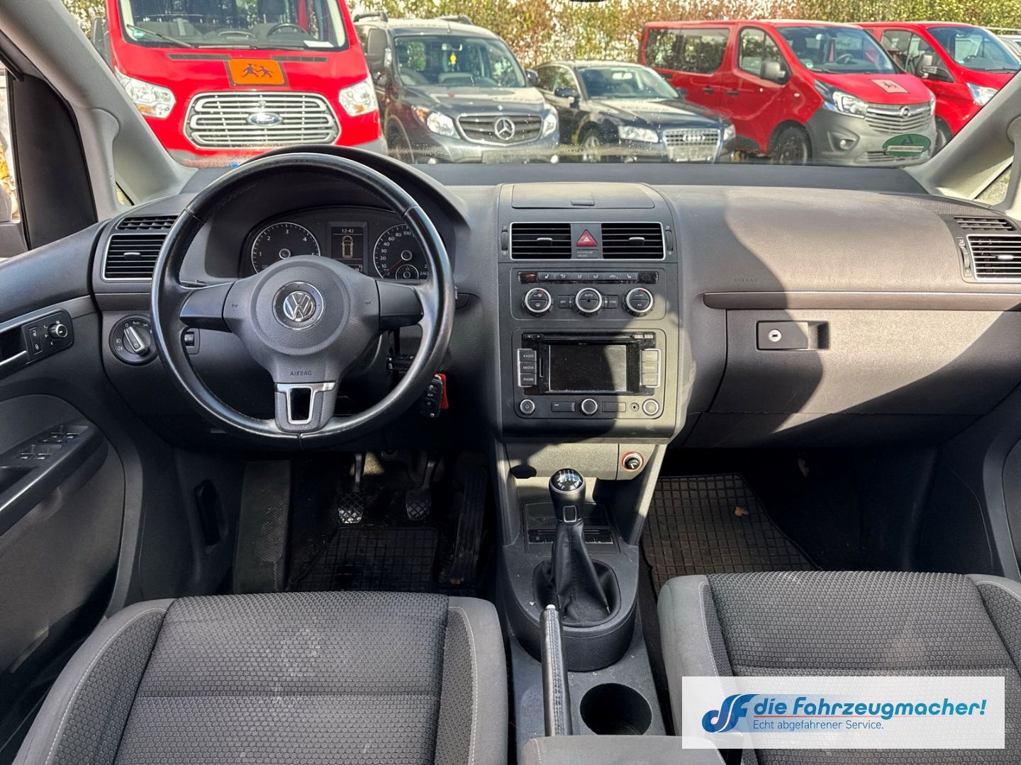 Fahrzeugabbildung Volkswagen Touran Comfortline Navi Dyn. Kurvenlicht *EXPOR
