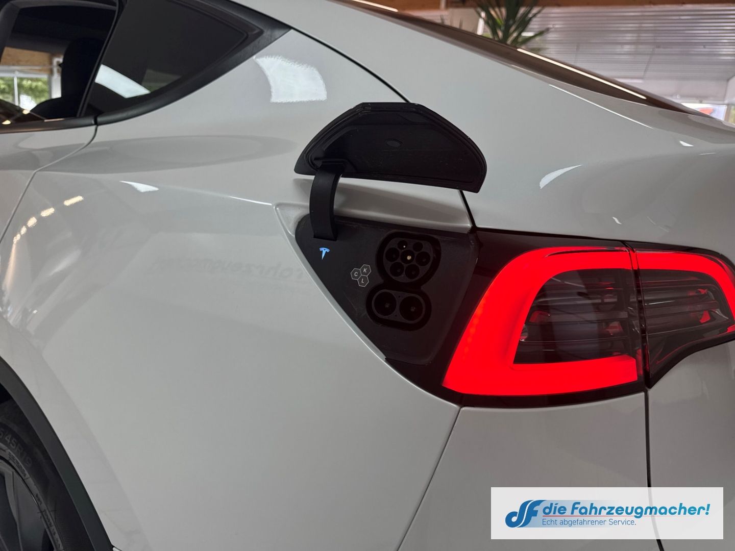 Fahrzeugabbildung Tesla Model Y RWD Panorama Navi Soundsystem LED ACC WL