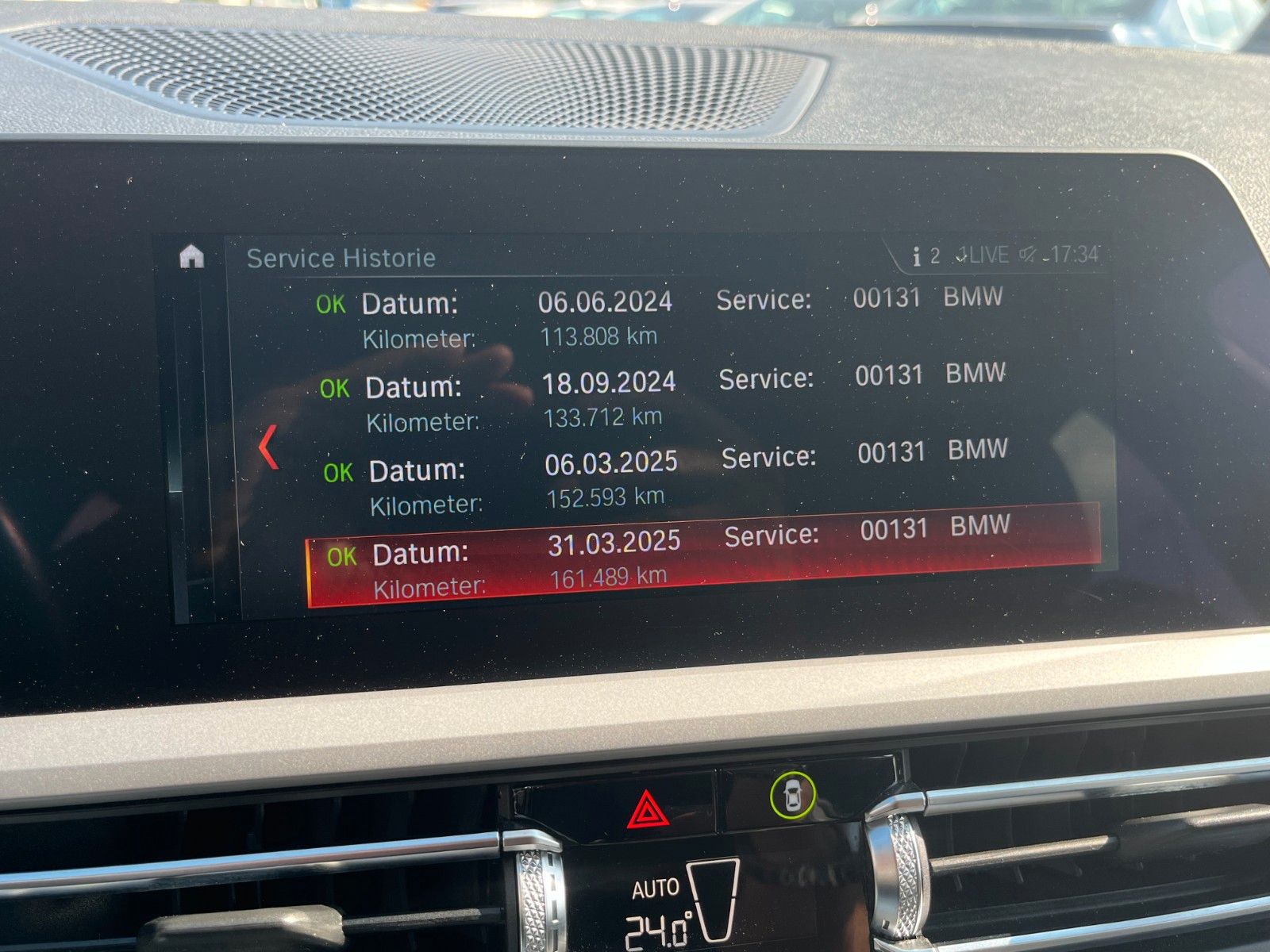 Fahrzeugabbildung BMW 318d Tour Navi Leder Kamera HUD Alarm SPORTSITZE