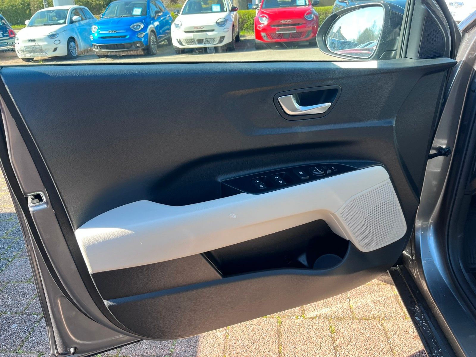 Fahrzeugabbildung Kia Stonic GT-Line Navi Totwinkel ACC Teilleder uvm.