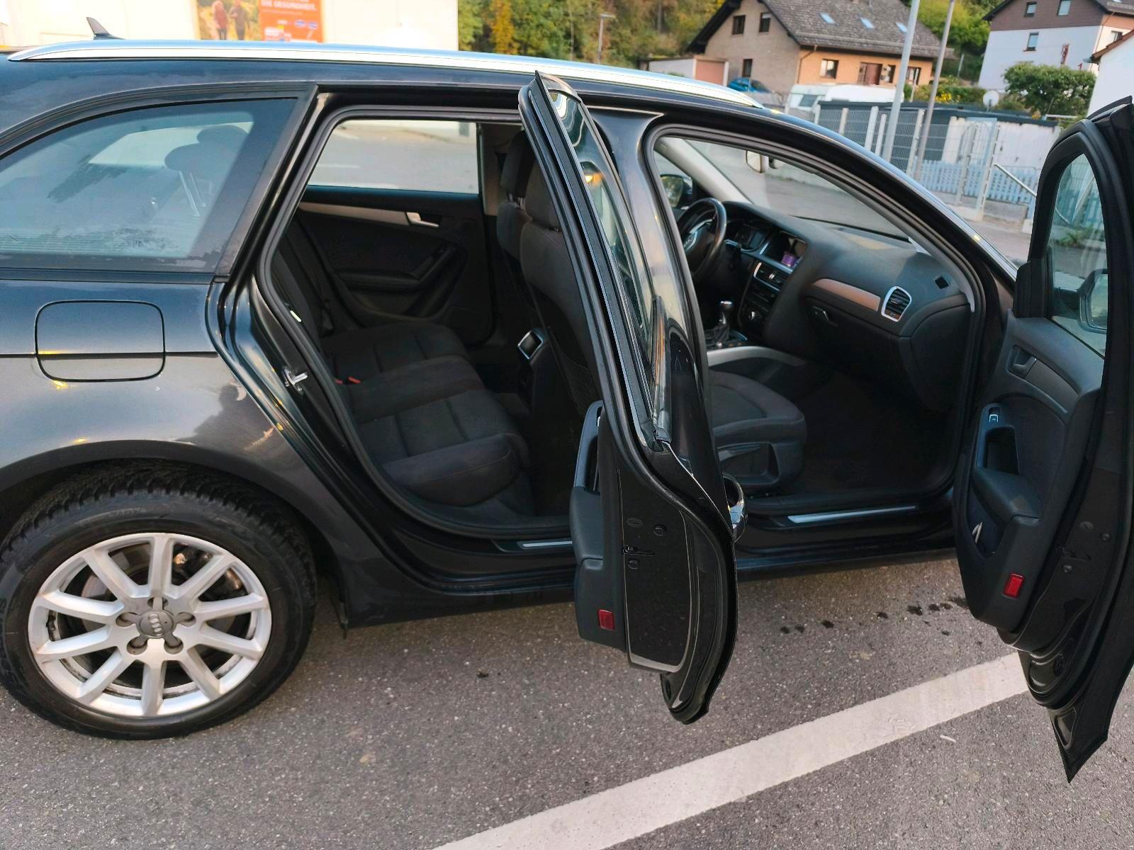 Audi A4 2014 — interior