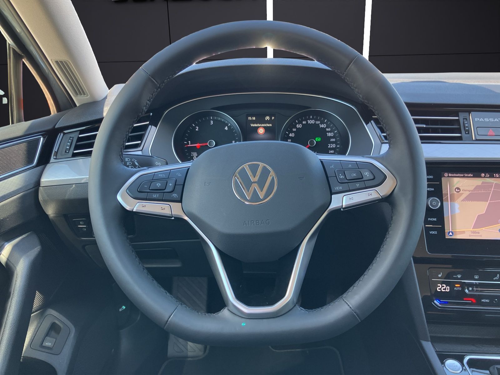 Fahrzeugabbildung Volkswagen Passat Variant TDI Business DSG LED Navi ACC RFK