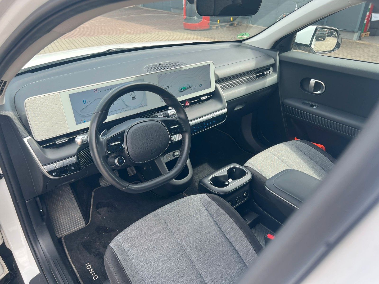 Fahrzeugabbildung Hyundai IONIQ 5 Dynamiq 239kW *RW481KM*Navi*ACC*LED*RFK*