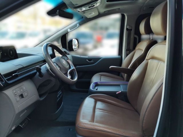 Fahrzeugabbildung Hyundai STARIA Signature 4WD 7-Sitzer PANO+AHK+GARANTIE