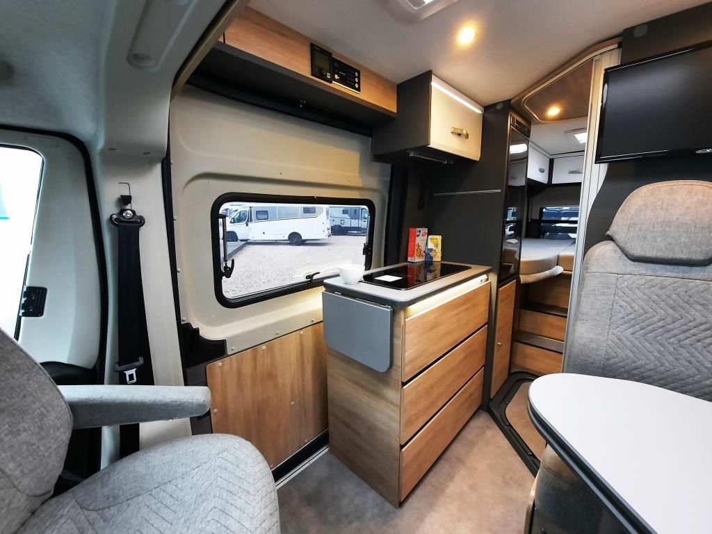 Fahrzeug Übersicht 8 Fahrzeugabbildung Dethleffs Globetrail 640 ER Advantage Solar/Sparen Sie 16.