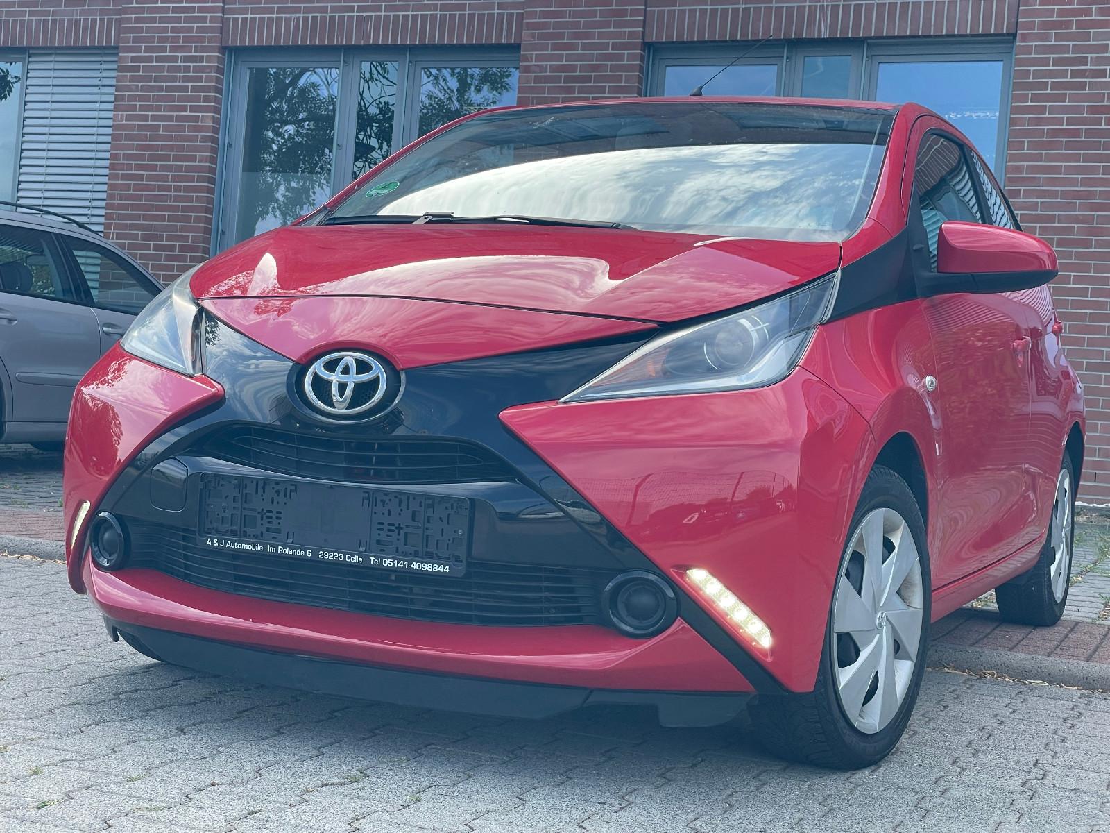 Toyota Aygo x-play 1.0 Automatik |Apple CarPlay | Navi